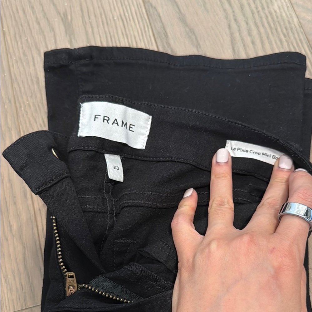 Frame Le Pixie Crop Mini Bootcut Jeans